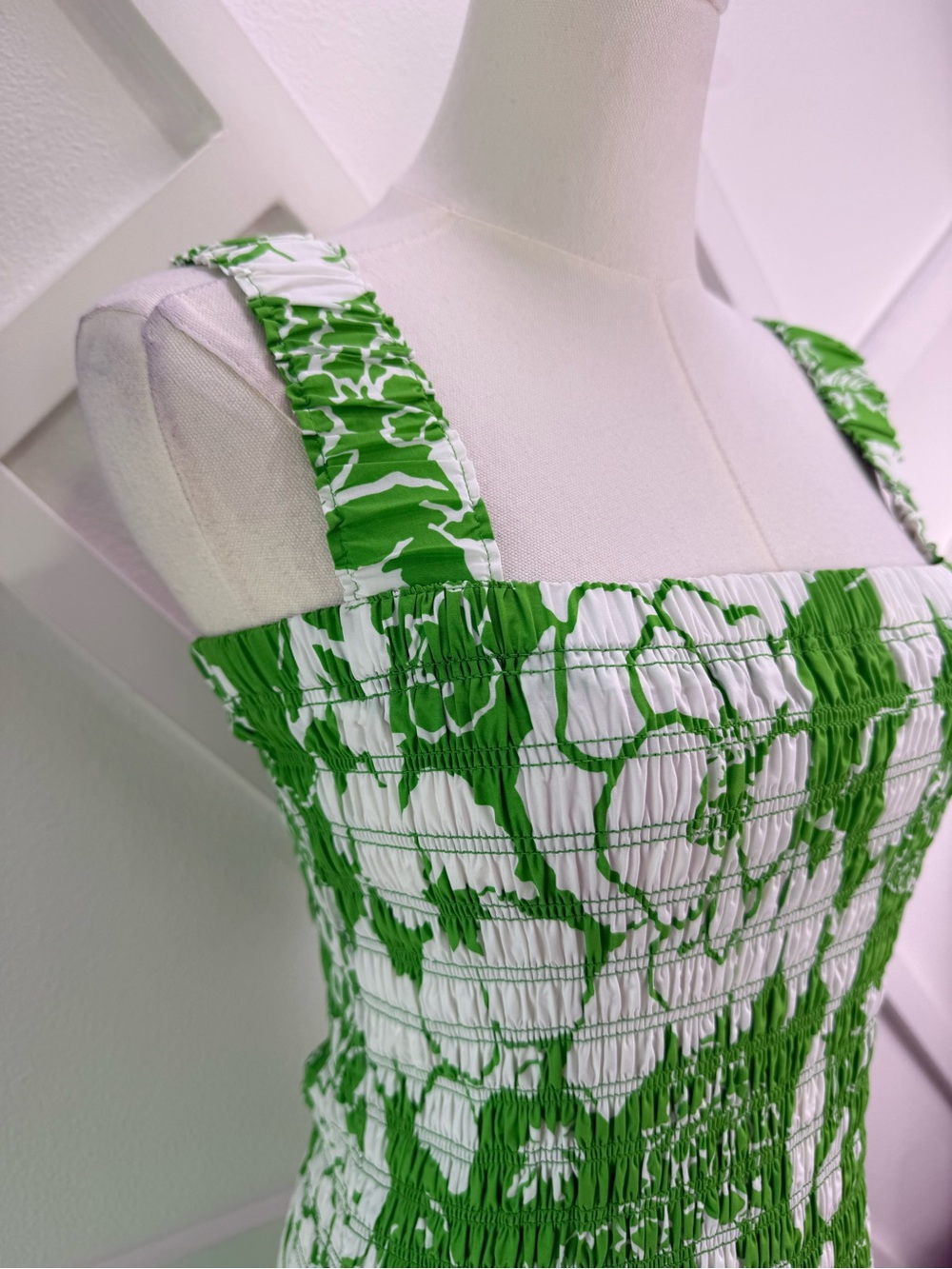 NWT Rails Seville Dress In Green Lotus Floral Smocked Bodice Drop Waist Size XS - Picture 5 of 12